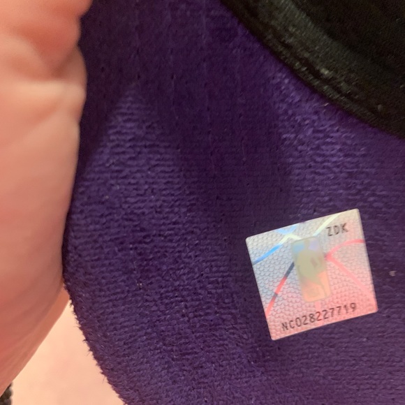 Lakers Purple and charcoal SnapBack - Picture 5 of 5